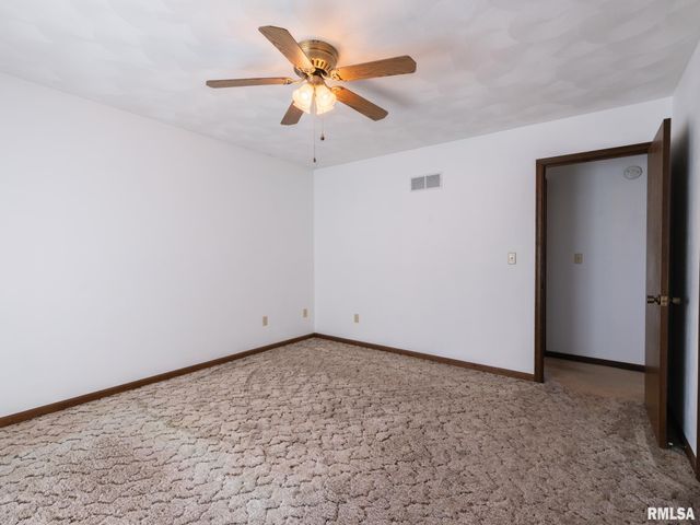 13426 BAYBERRY Court, Chillicothe, IL 61523