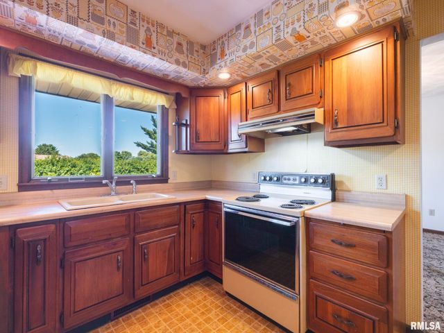 13426 BAYBERRY Court, Chillicothe, IL 61523
