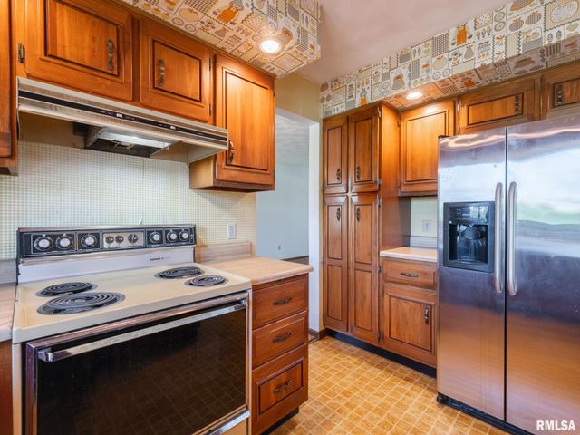 13426 BAYBERRY Court, Chillicothe, IL 61523