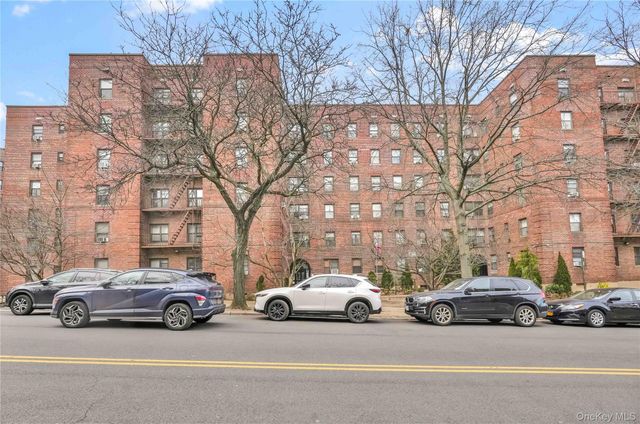26-26 141 Street 5E, Flushing, NY 11354