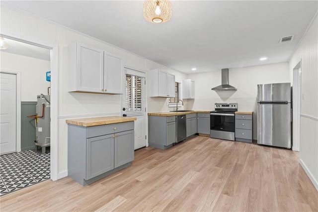 5925 Couton Drive, Mobile, AL 36693