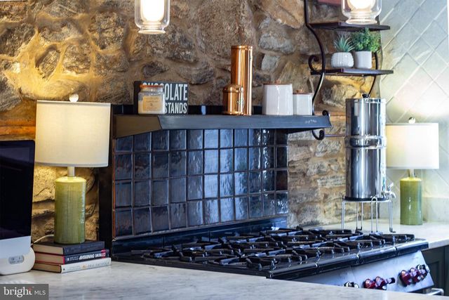 10108 FALLS RD, Lutherville Timonium, MD 21093