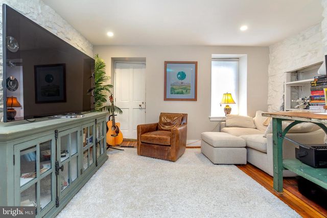 10108 FALLS RD, Lutherville Timonium, MD 21093