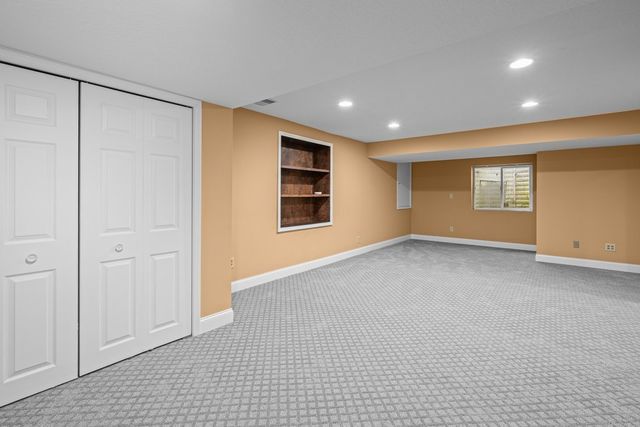 1320 Sunrise Lane, Port Byron, IL 61275