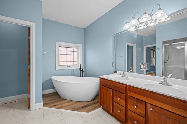 1320 Sunrise Lane, Port Byron, IL 61275