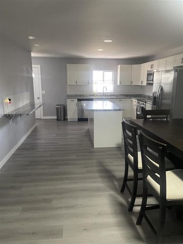 2449 Marquette Avenue, Muskegon, MI 49442
