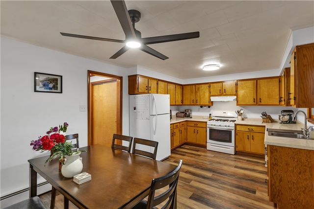 156 Manor Rd, Delmont, PA 15626