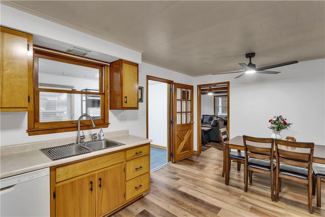 156 Manor Rd, Delmont, PA 15626