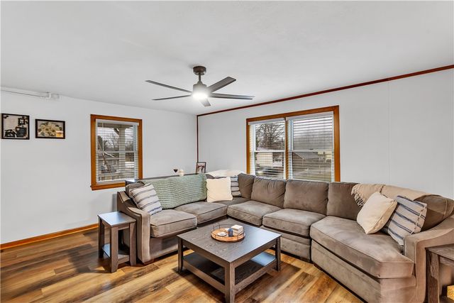 156 Manor Rd, Delmont, PA 15626