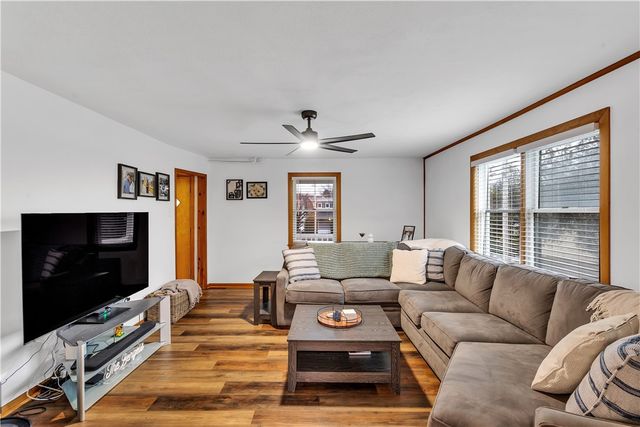 156 Manor Rd, Delmont, PA 15626