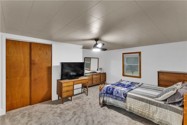 156 Manor Rd, Delmont, PA 15626