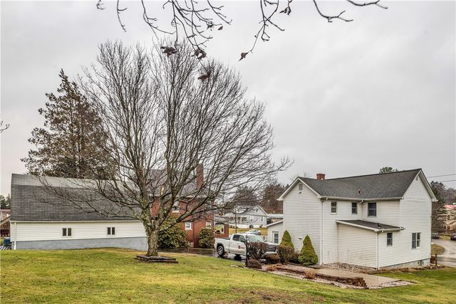 156 Manor Rd, Delmont, PA 15626