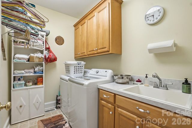 7650 Cotton Street, Harrisburg, NC 28075