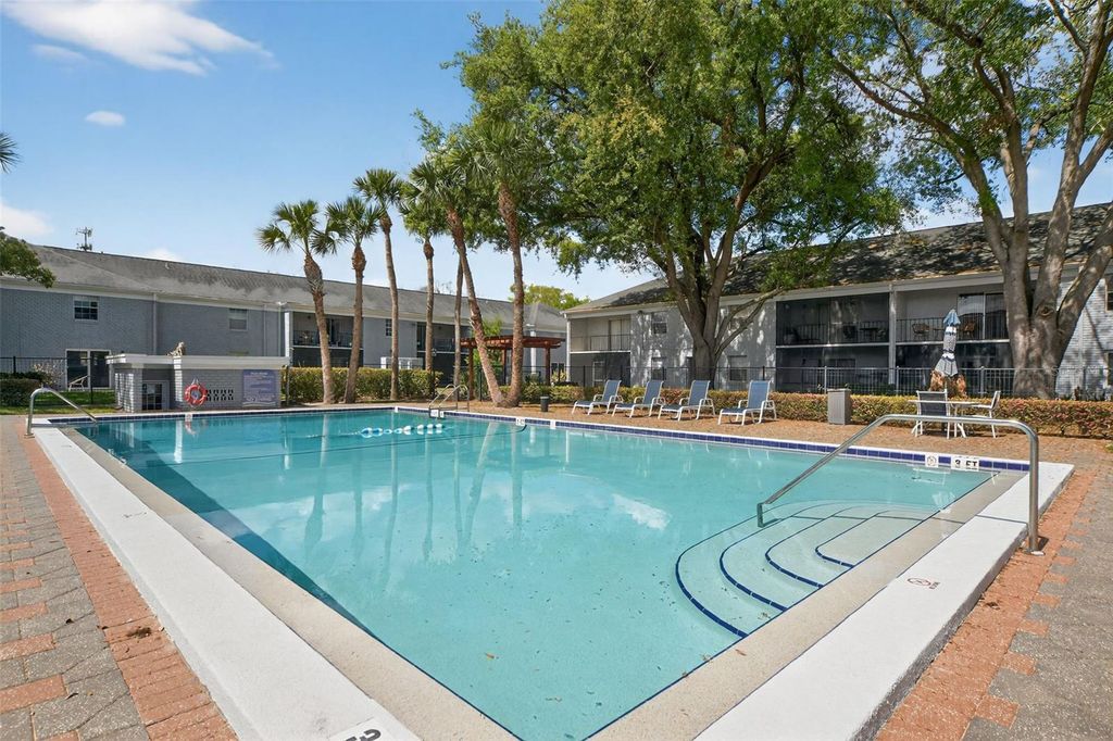 Image 12 of property listing at 144 LEWFIELD CIRCLE 144, Winter Park, FL 32792