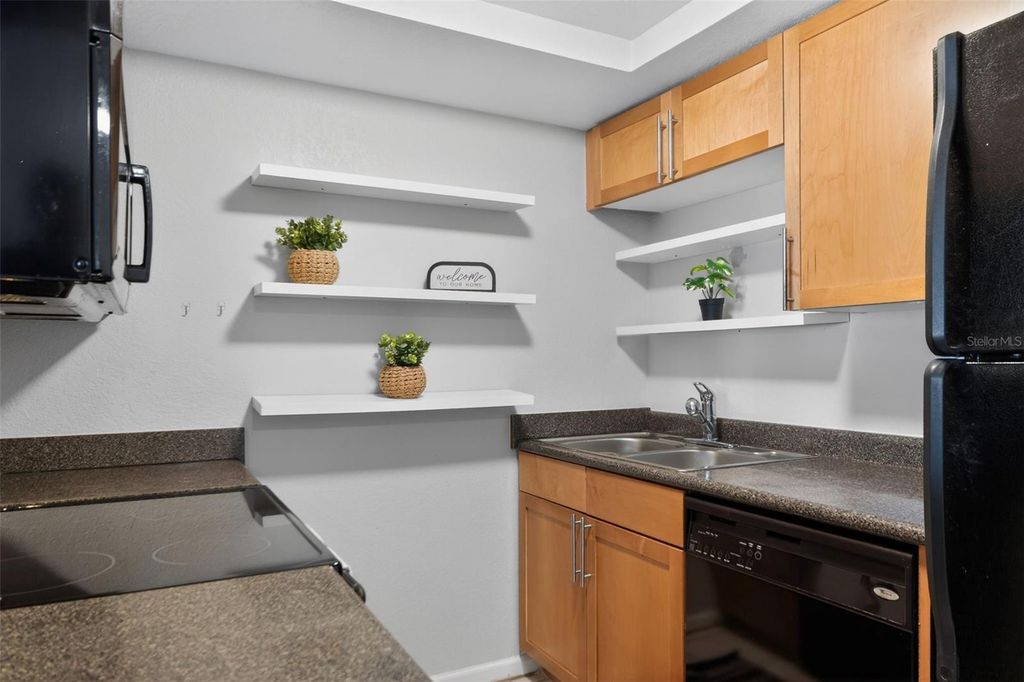 Image 7 of property listing at 144 LEWFIELD CIRCLE 144, Winter Park, FL 32792