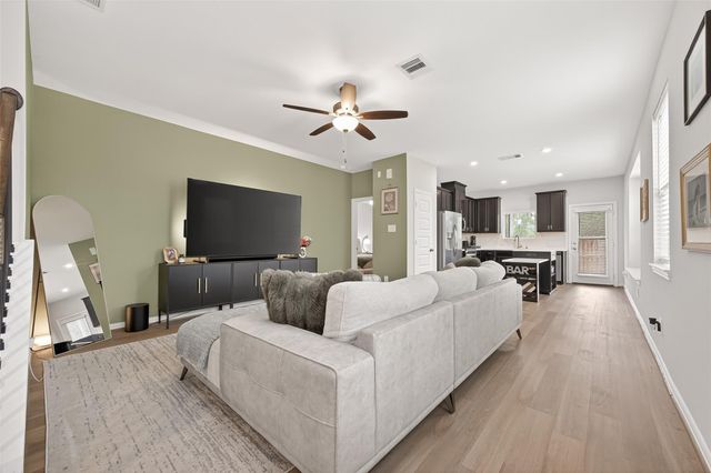 218 Skybranch Court, Conroe, TX 77304