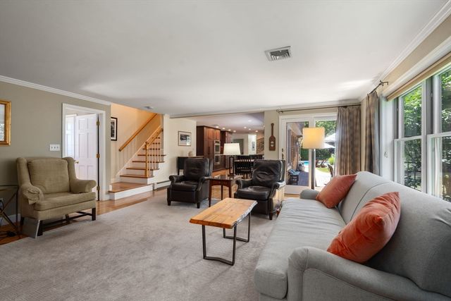 8 Ringbolt Road, Hingham, MA 02043