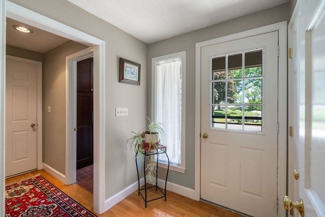 8 Ringbolt Road, Hingham, MA 02043