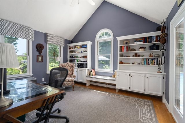 8 Ringbolt Road, Hingham, MA 02043