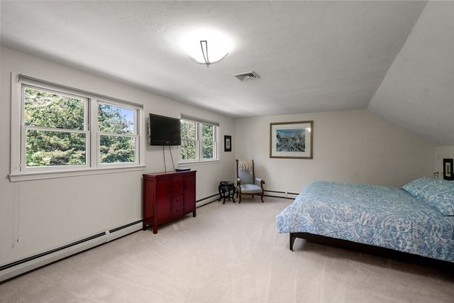 8 Ringbolt Road, Hingham, MA 02043