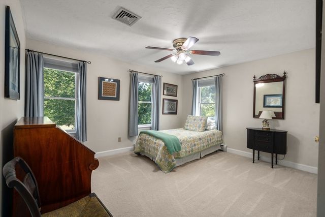 8 Ringbolt Road, Hingham, MA 02043