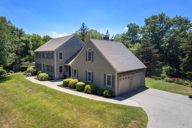 8 Ringbolt Road, Hingham, MA 02043