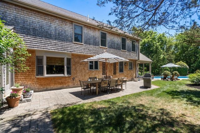 8 Ringbolt Road, Hingham, MA 02043