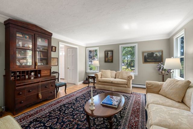 8 Ringbolt Road, Hingham, MA 02043