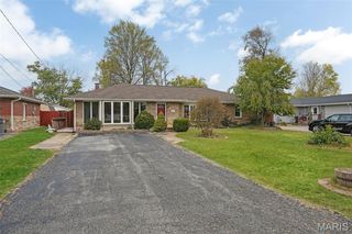 207 South Street, Brighton, IL 62012