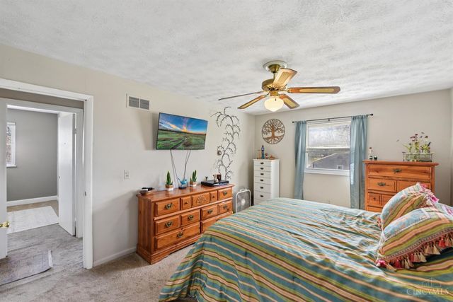 1052 Rainbow Trail, Miami Twp, OH 45150