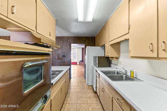 3742 W Berridge Lane, Phoenix, AZ 85019