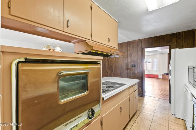 3742 W Berridge Lane, Phoenix, AZ 85019