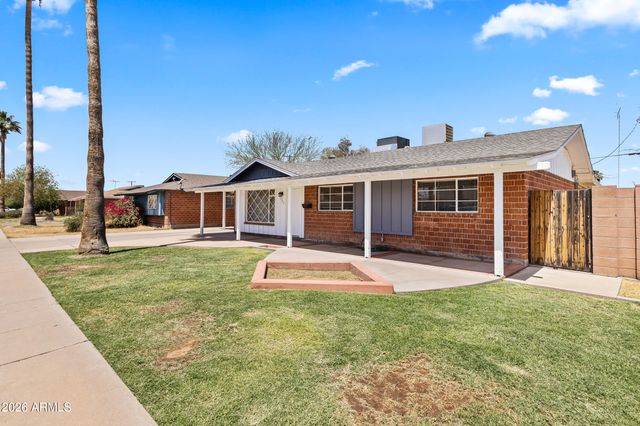 3742 W Berridge Lane, Phoenix, AZ 85019