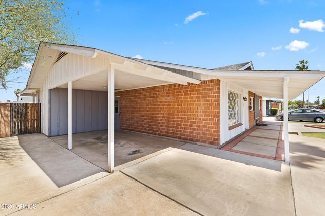 3742 W Berridge Lane, Phoenix, AZ 85019