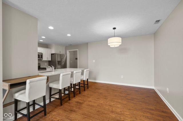 2712 Reflection Way, Greenwood, IN 46143