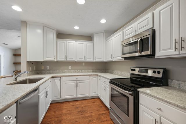 2712 Reflection Way, Greenwood, IN 46143