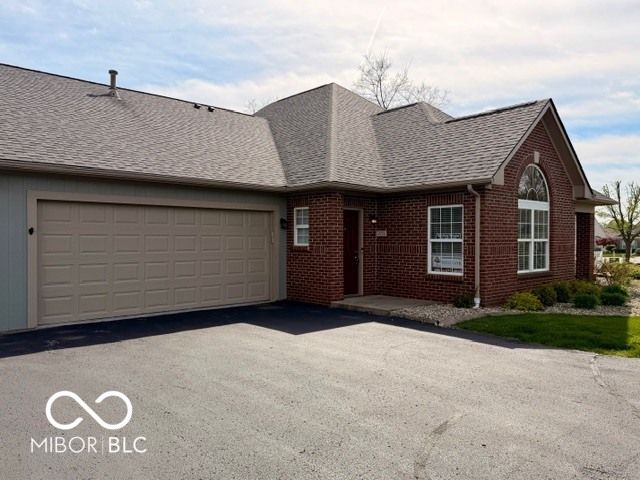 2712 Reflection Way, Greenwood, IN 46143