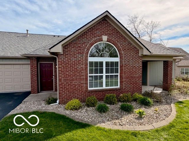 2712 Reflection Way, Greenwood, IN 46143