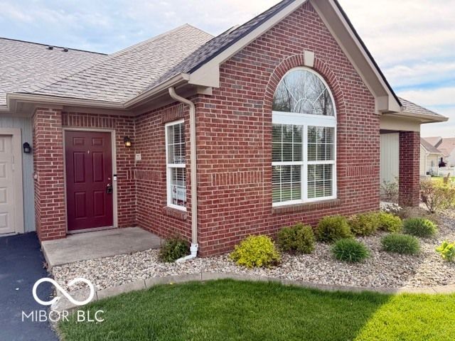 2712 Reflection Way, Greenwood, IN 46143