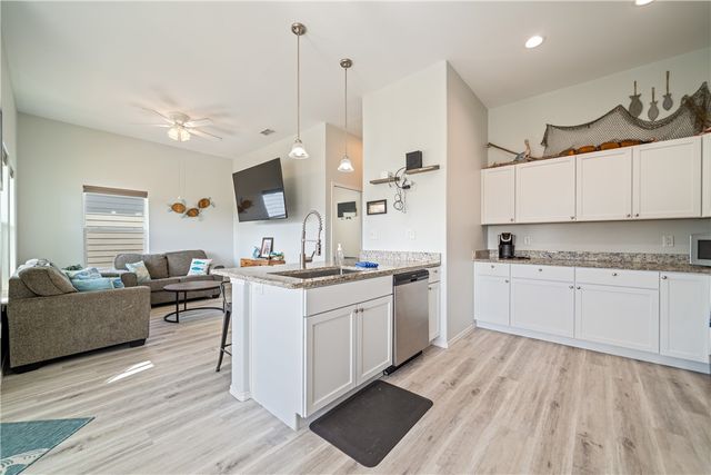 112 Maldives, Rockport, TX 78382