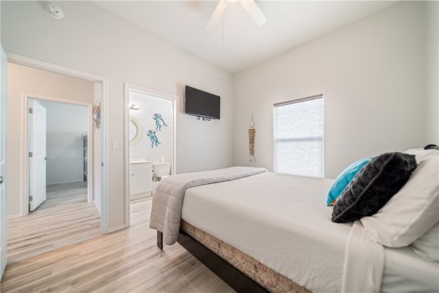 112 Maldives, Rockport, TX 78382