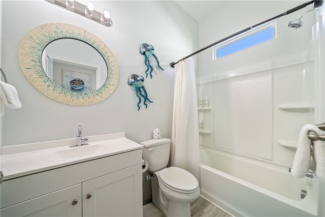 112 Maldives, Rockport, TX 78382