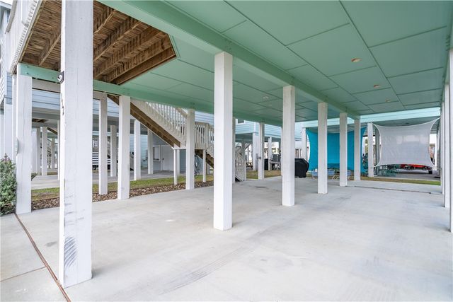 112 Maldives, Rockport, TX 78382