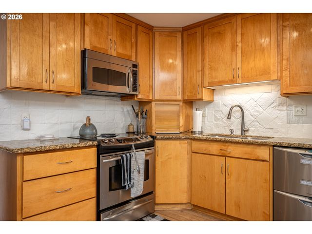 2021 Sw MAIN St 32, Portland, OR 97205