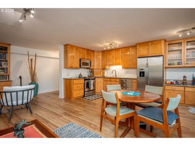 2021 Sw MAIN St 32, Portland, OR 97205
