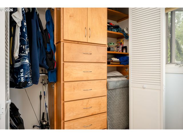 2021 Sw MAIN St 32, Portland, OR 97205