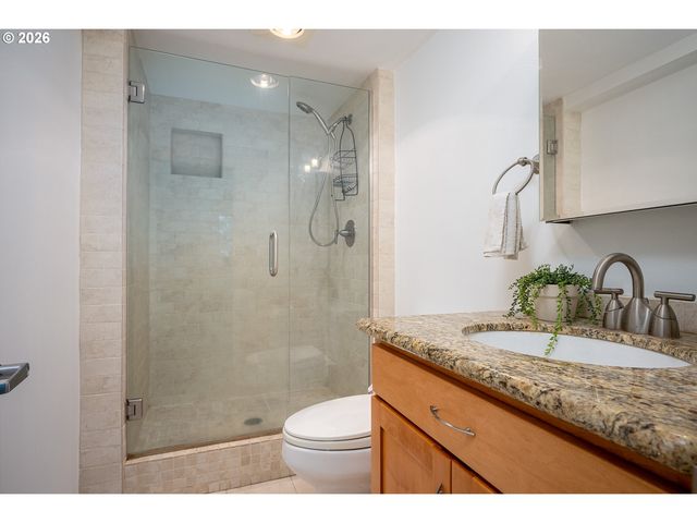 2021 Sw MAIN St 32, Portland, OR 97205