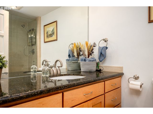 2021 Sw MAIN St 32, Portland, OR 97205