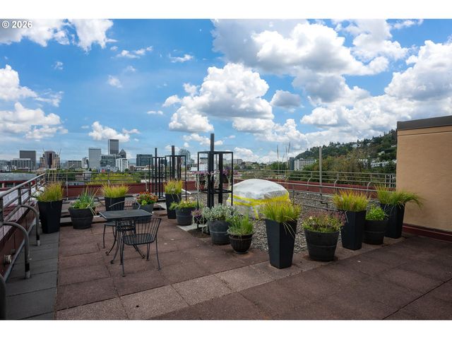 2021 Sw MAIN St 32, Portland, OR 97205
