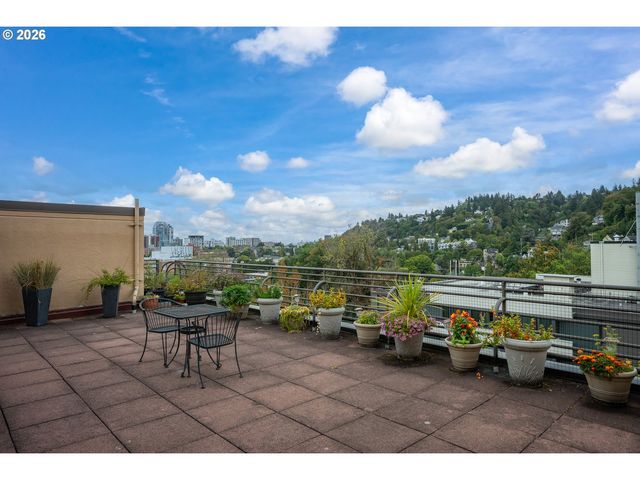 2021 Sw MAIN St 32, Portland, OR 97205